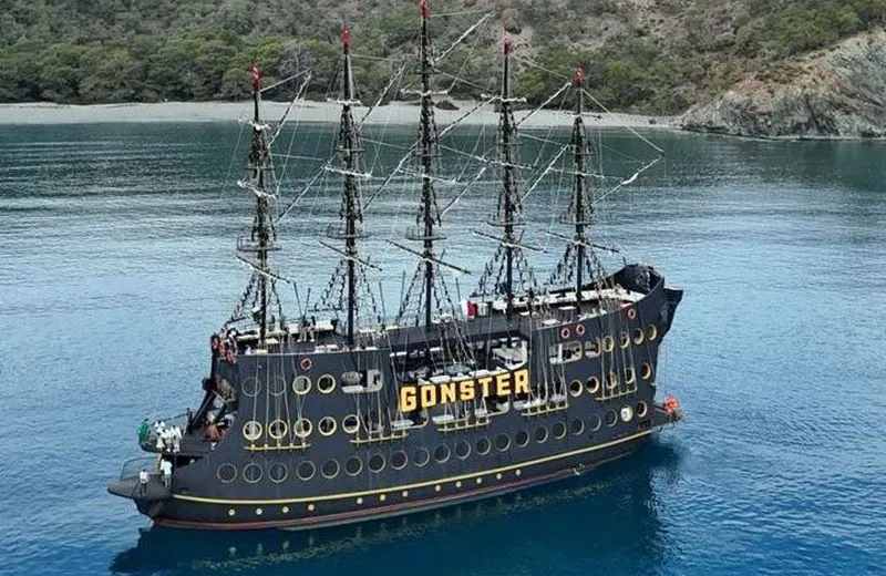 Korsan Tekne Turu Gonster