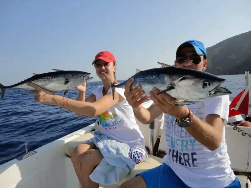 Kemer Çıkışlı Tekne ile Balık Turu – Mavi Suların Keyfini Çıkarın! - Fotoğraf 5
