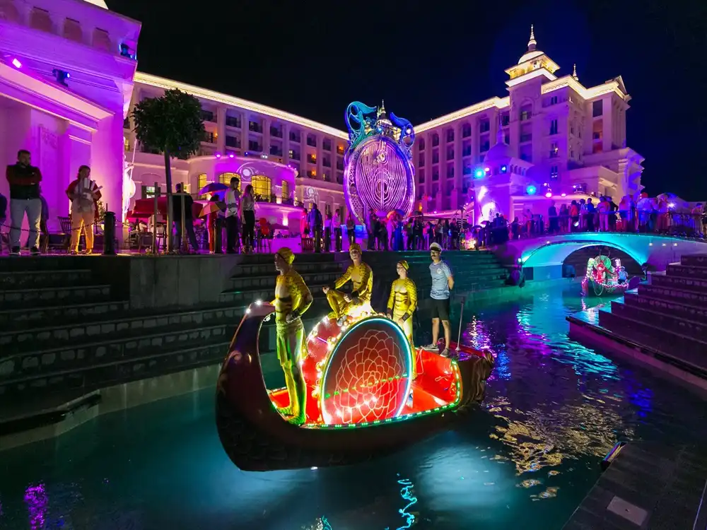 Kemer Çıkışlı The Land of Legends Akşam Gösterisi - Fotoğraf 3